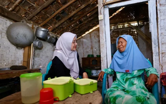 Rantang Kasih Banyuwangi, Lansia Miskin Dapat Makan Tiap Pagi