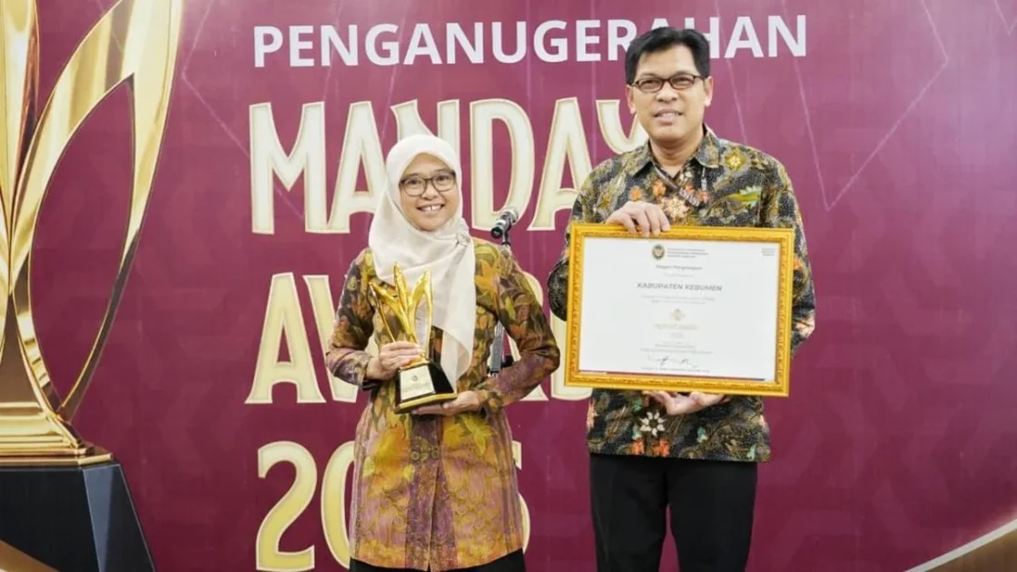 Pemkab Kebumen Raih Mandaya Awards Berkat Turunkan Kemiskinan