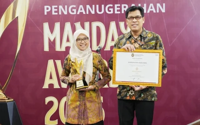 Pemkab Kebumen Raih Mandaya Awards Berkat Turunkan Kemiskinan