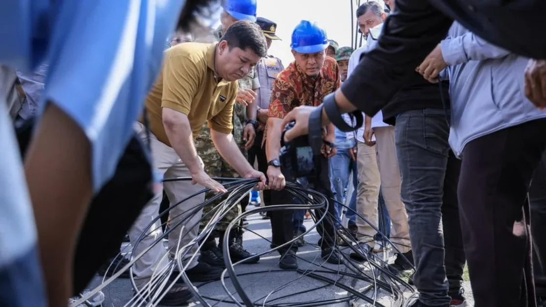 Pemkot Pekanbaru Tata Kabel Demi Estetika & Keselamatan