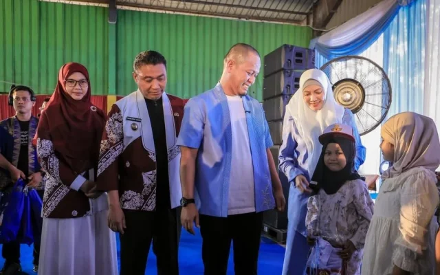 Pemkot Pekanbaru Beri Seragam Gratis untuk 19 Ribu Siswa