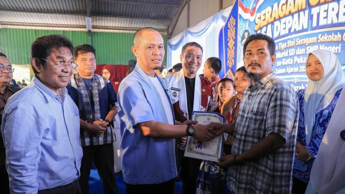 Pemkot Pekanbaru Bebaskan 59 Ijazah Tertahan Siswa