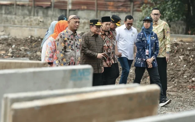 Pramono Pastikan DKI Siap Hadapi Musim Hujan di Kali Mampang