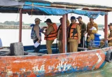 Taj Yasin Tinjau Pembangunan Tanggul Pantai di Demak
