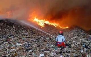 Kebakaran TPA Supiturang Malang Hari Ketiga, BNPB Kerahkan Heli