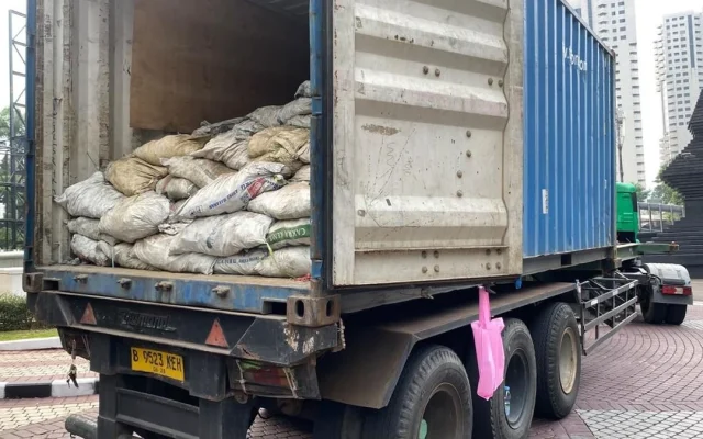 Polisi Bongkar 54 Ton Batu Galena Disamarkan Jadi Kemiri