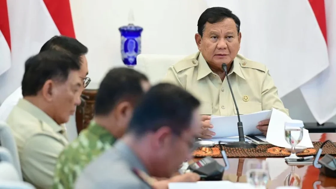 Arahan Prabowo di Istana: Perluas Operasi Udara dan Karhutla