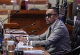 Ahmad Sahroni Ingatkan Mahasiswa Soal Ijazah Asli
