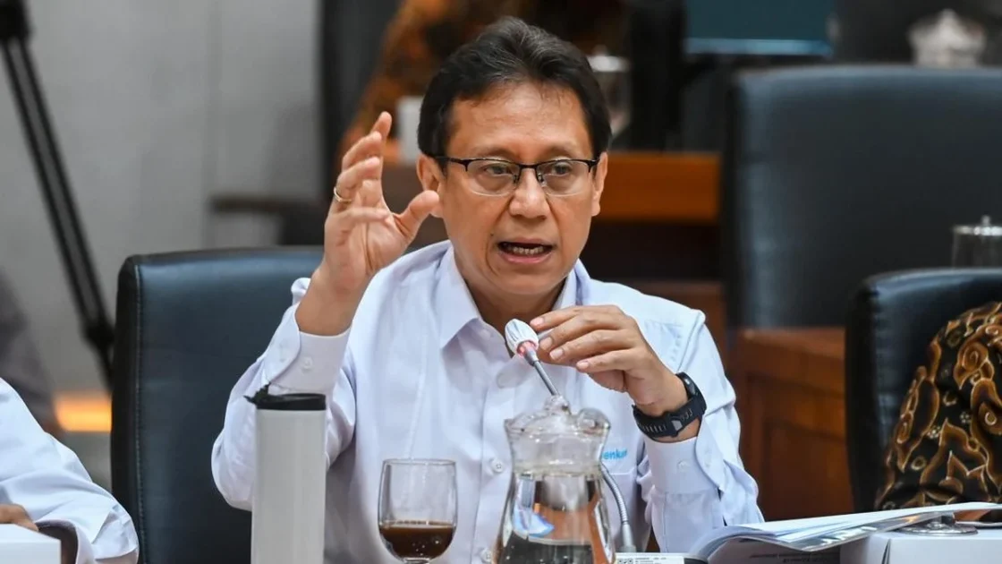 Menkes Soroti Bahaya Polusi PM2.5 Asap di Palangka Raya