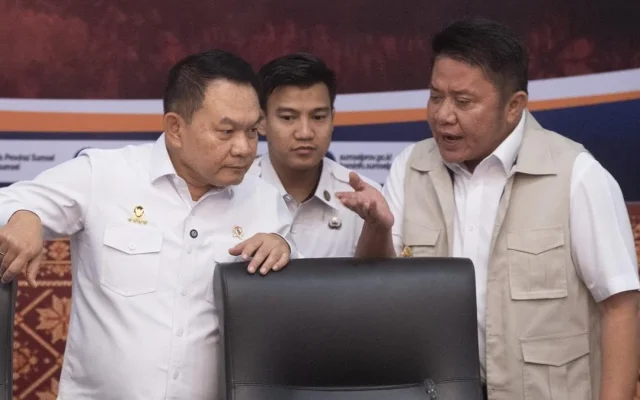 Penyemaian Dry Ice di Palembang Terkendala Kabut Asap Tebal