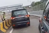 Mobil Lawan Arah di GT Ciledug Nyaris Tabrakan