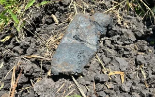 Serpihan Logam Ditemukan Dekat Lubang Misterius di Madiun