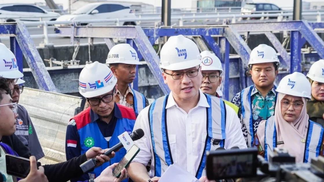 Sidak Flyover Latumenten, Kenneth Sebut Progres Capai 83 Persen