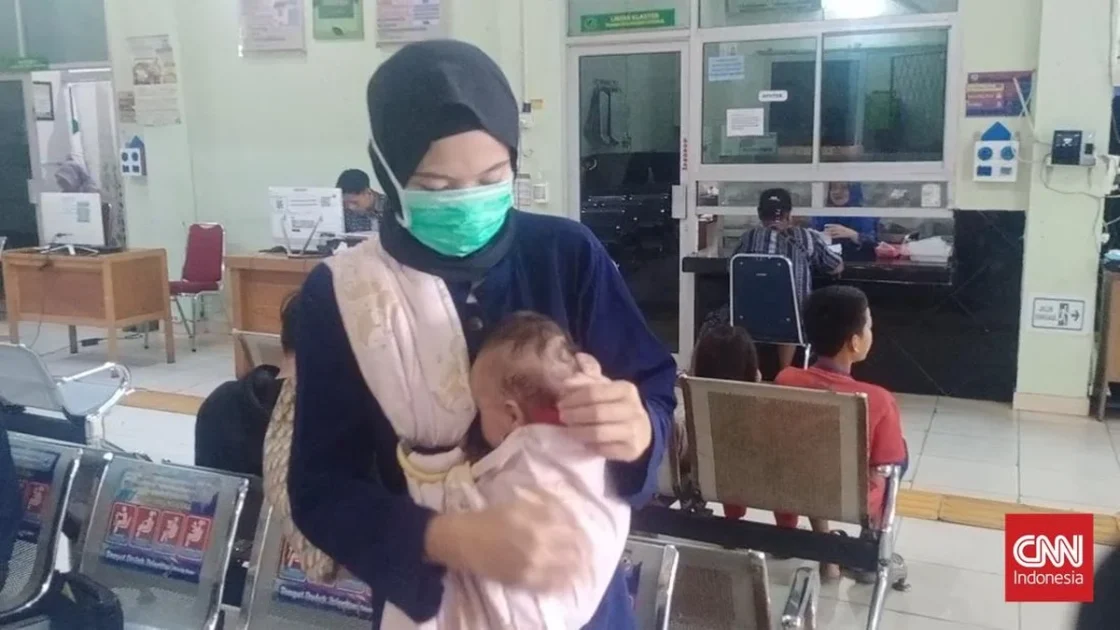 Tangis Pilu Bayi Aisya Rebutan Udara Segar Kala Asap Pekat
