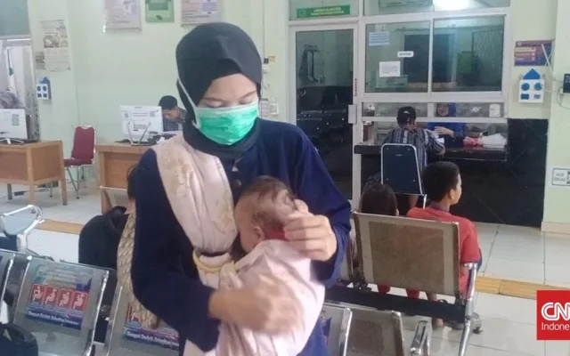 Tangis Pilu Bayi Aisya Rebutan Udara Segar Kala Asap Pekat