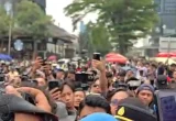 Aksi Unjuk Rasa Mahasiswa Warnai Bundaran HI dan Patung Kuda
