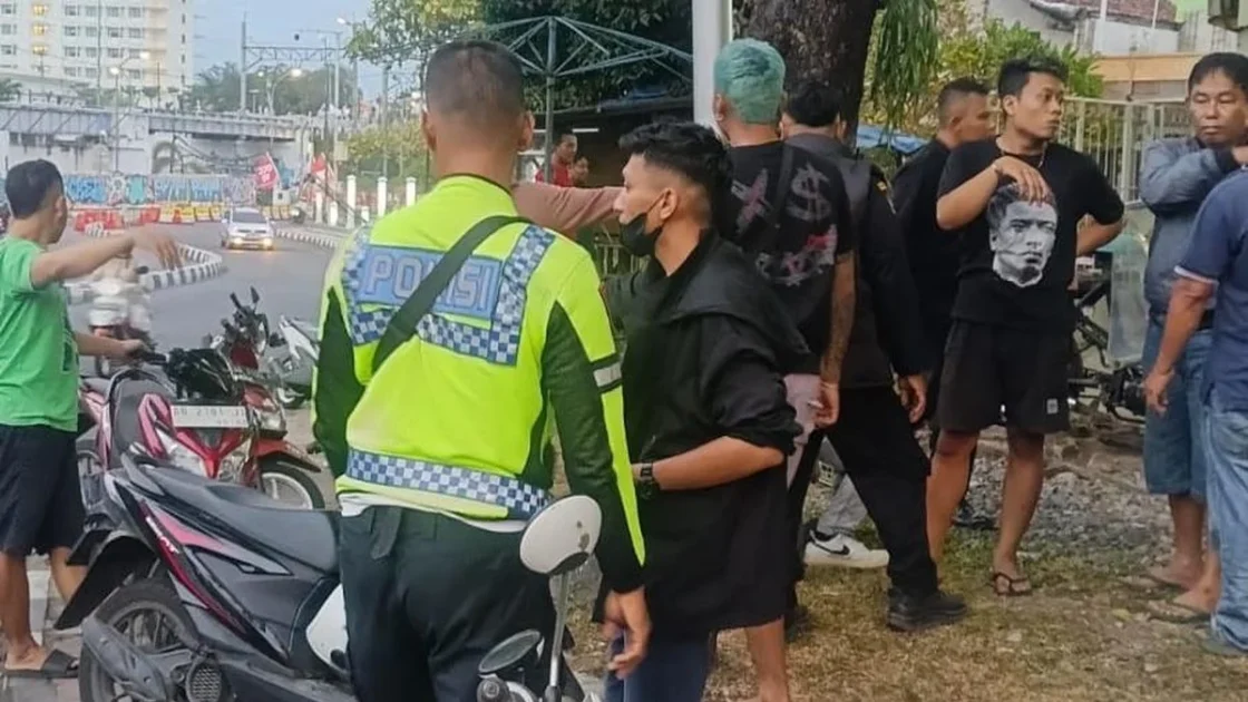 BMW Lawan Arah Tabrak Pemotor Lansia di Jogja