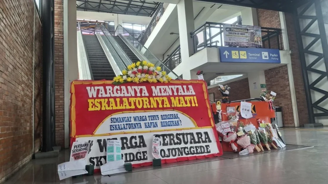 Eskalator Stasiun Bojonggede Mati Setahun, Warga Protes